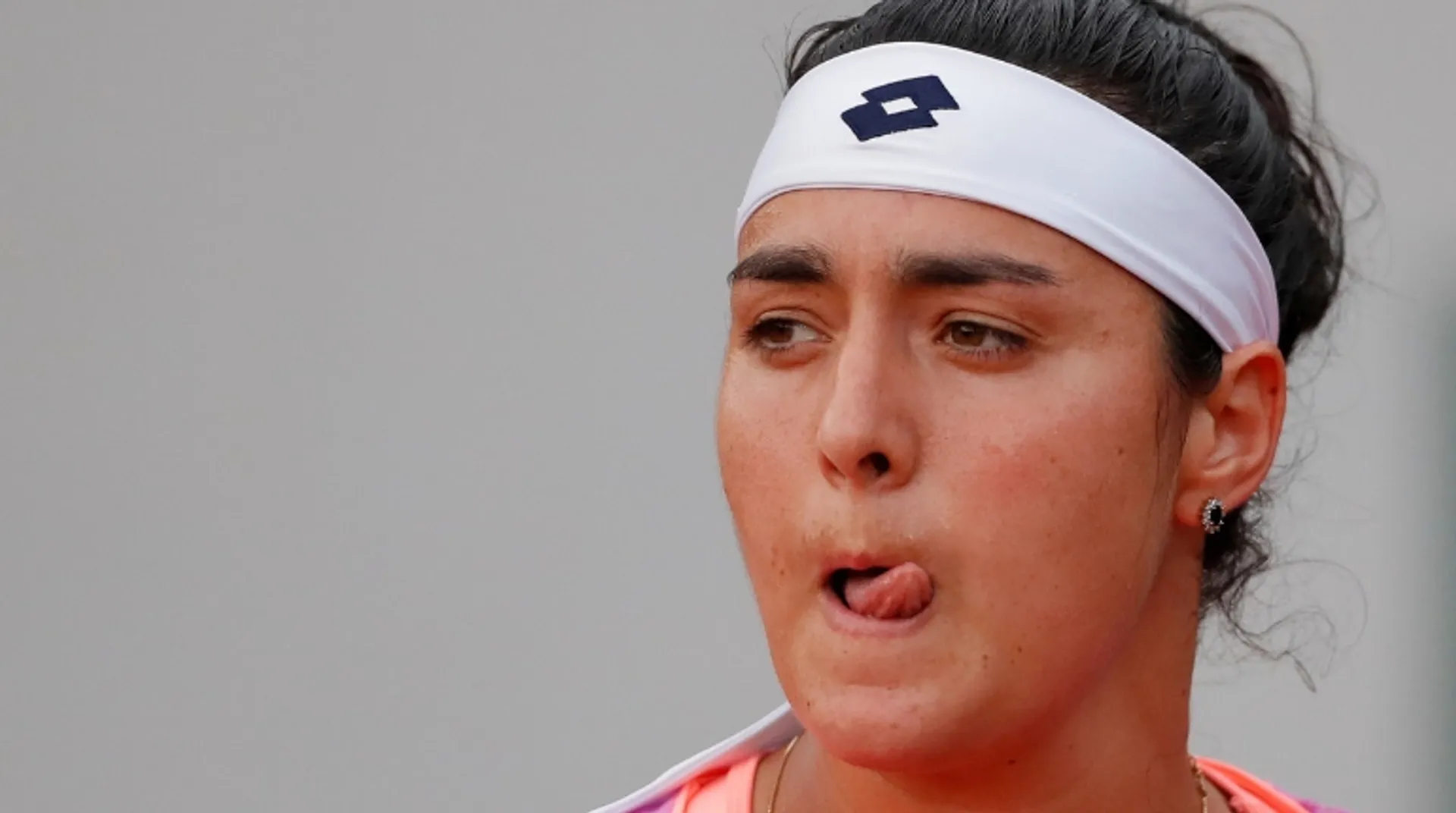 Wimbledon 2021: History-making Ons Jabeur beats Iga Swiatek to play her first-ever quarter-finalsÂ Â 